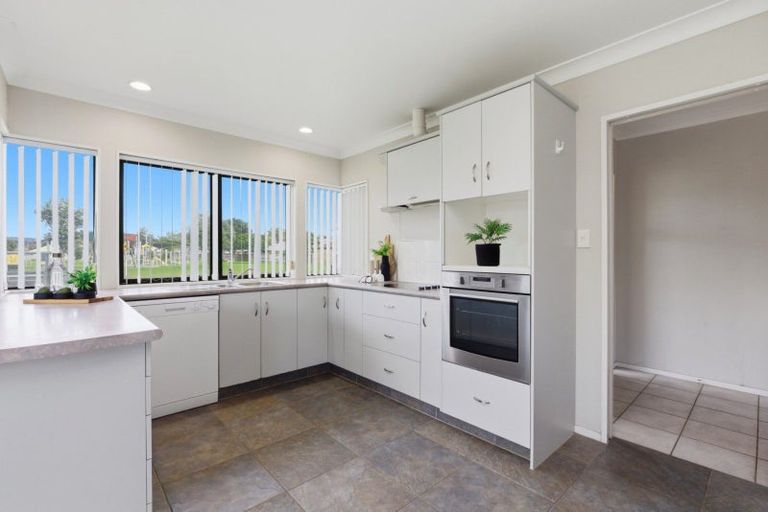 Photo of property in 655 Grenada Street, Papamoa Beach, Papamoa, 3118