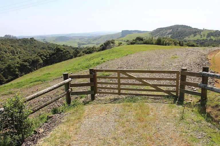 Photo of property in 60 Summer Road, Tinopai, Matakohe, 0593
