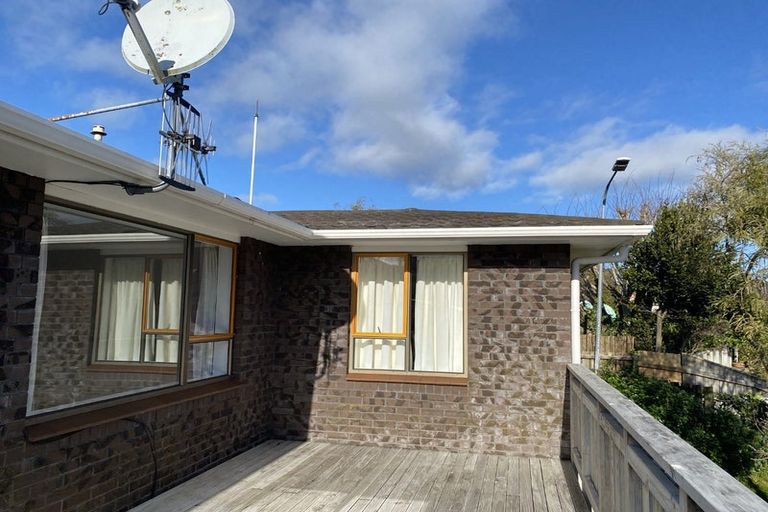 Photo of property in 1/21 Roband Crescent, Brown Owl, Upper Hutt, 5018