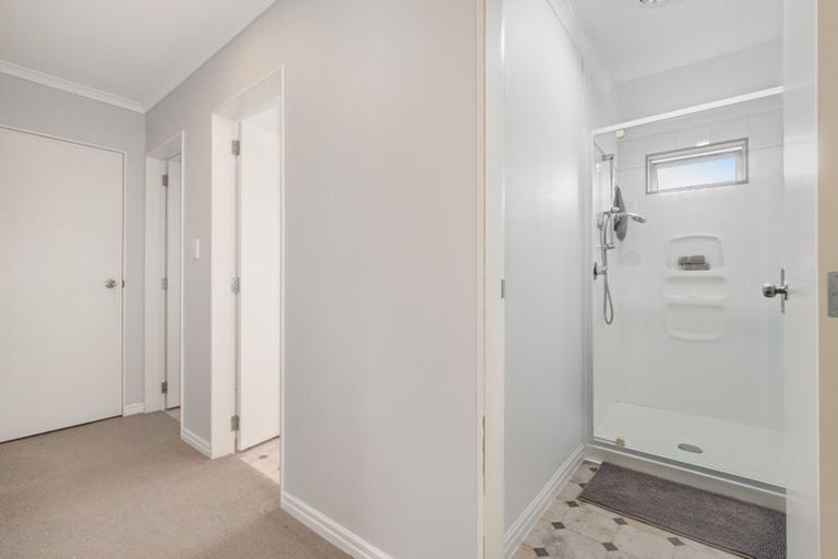 Photo of property in 4 Kestrel Avenue, Welcome Bay, Tauranga, 3112