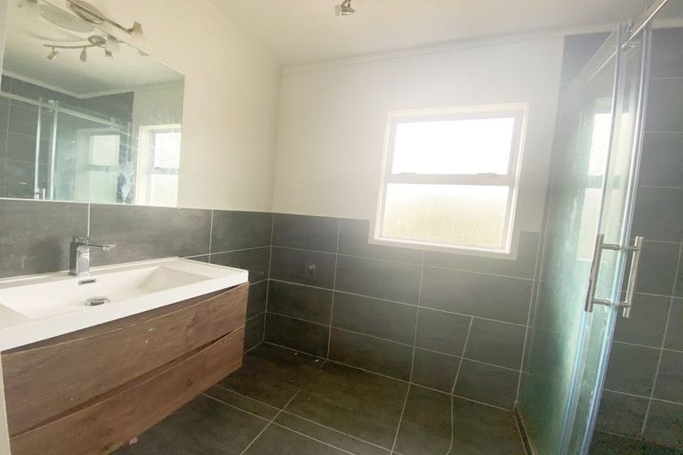 Photo of property in 5 Silver Birch Rise, Henderson, Auckland, 0612