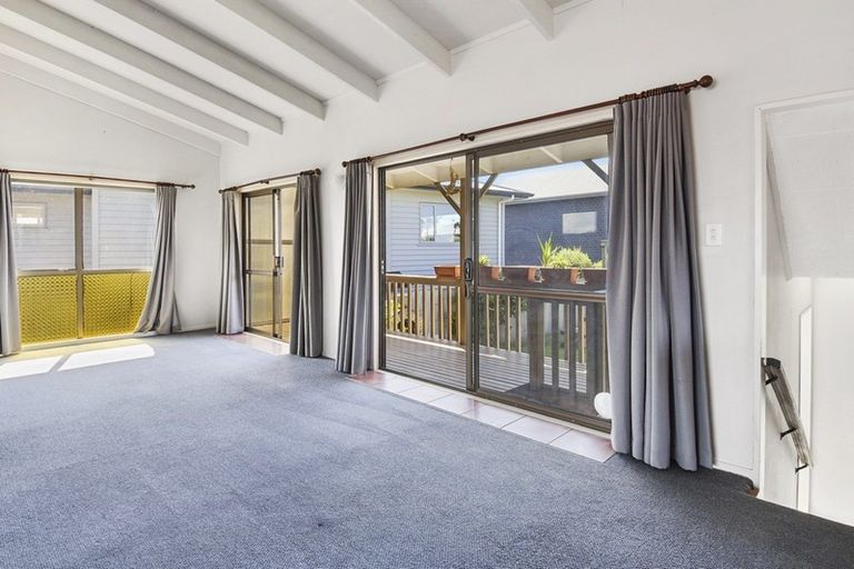 Photo of property in 1 Alexander Place, Papamoa Beach, Papamoa, 3118