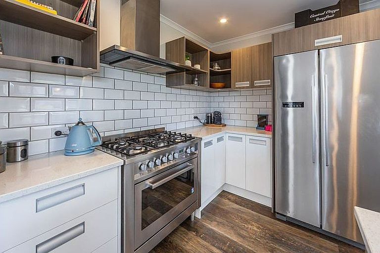 Photo of property in 6 Burnham School Road, Rolleston, 7614