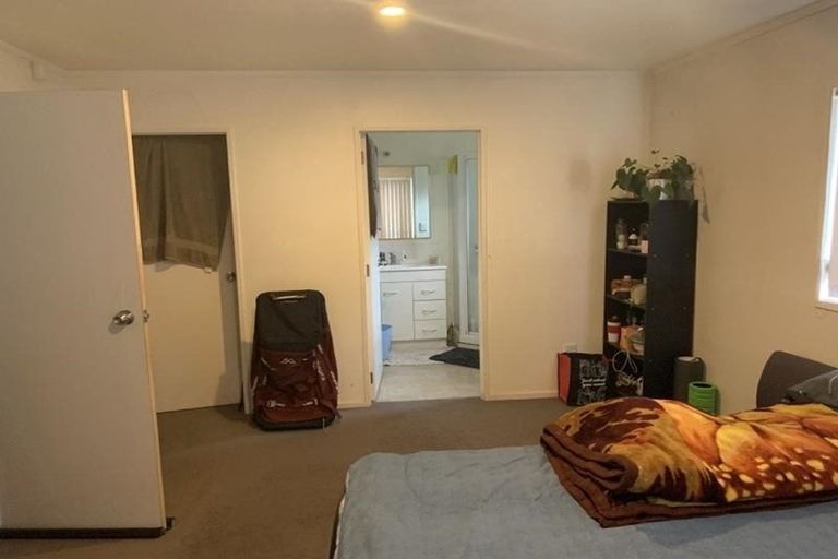 Photo of property in 15 Lizzie Lane, Clover Park, Auckland, 2019
