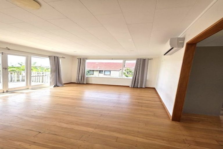Photo of property in 54 Forest Hill Road, Henderson, Auckland, 0612