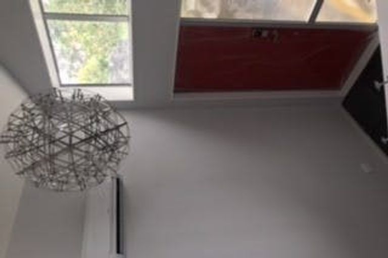 Photo of property in 32 Roxborough Place, East Tamaki Heights, Auckland, 2016