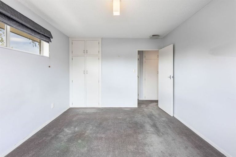 Photo of property in 15 Chipping Lane, Redwood, Christchurch, 8051