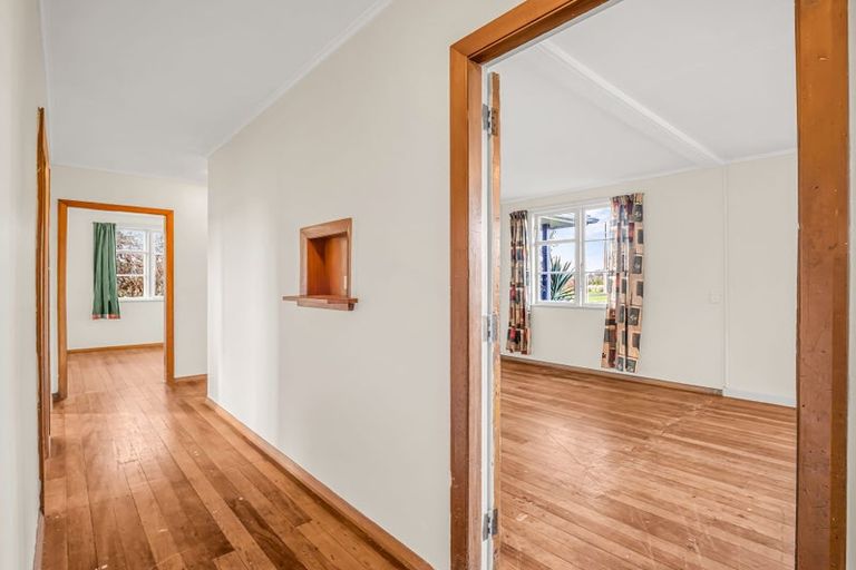 Photo of property in 55 Wilson Street, Waverley, 4510