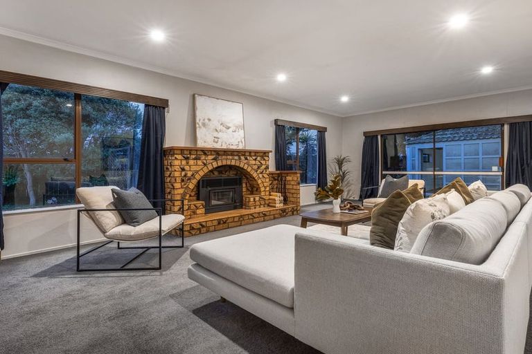Photo of property in 189 Tararua Road, Levin, 5571