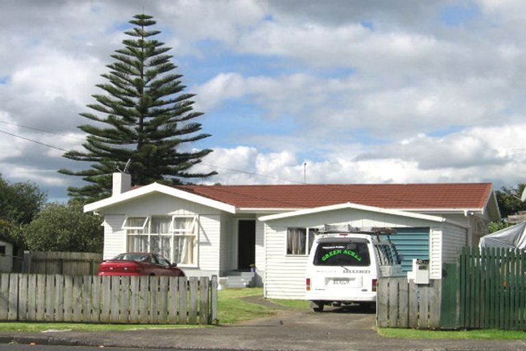 Photo of property in 703 Te Atatu Road, Te Atatu Peninsula, Auckland, 0610