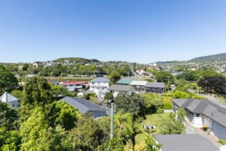 Photo of property in 2/57 Simla Crescent, Khandallah, Wellington, 6035