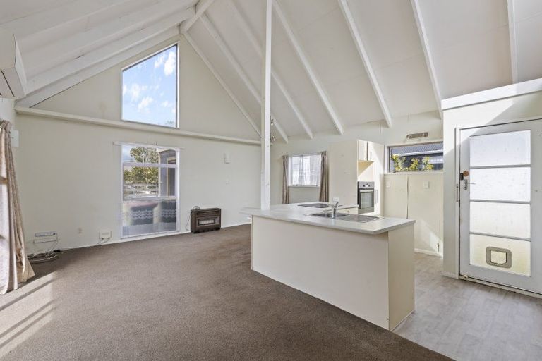 Photo of property in 9a Brierley Place, Marfell, New Plymouth, 4310