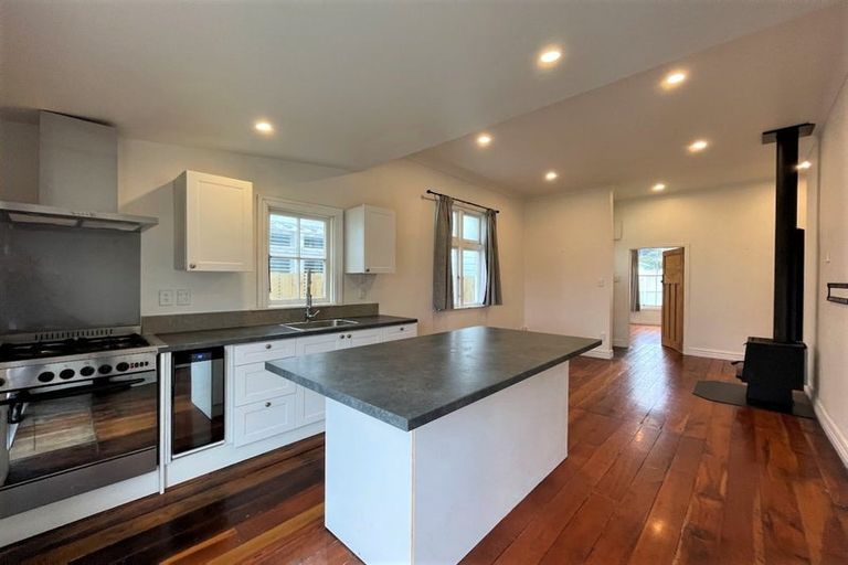 Photo of property in 109 Onepu Road, Lyall Bay, Wellington, 6022