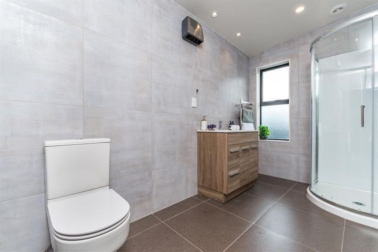 Photo of property in 16/5 Perekia Street, Albany, Auckland, 0632