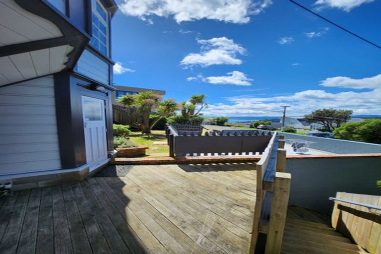 Photo of property in 1/62 Roseneath Terrace, Roseneath, Wellington, 6011