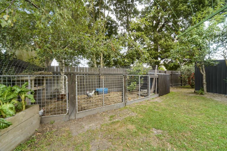 Photo of property in 97 Hillcrest Drive, Kelvin Grove, Palmerston North, 4414