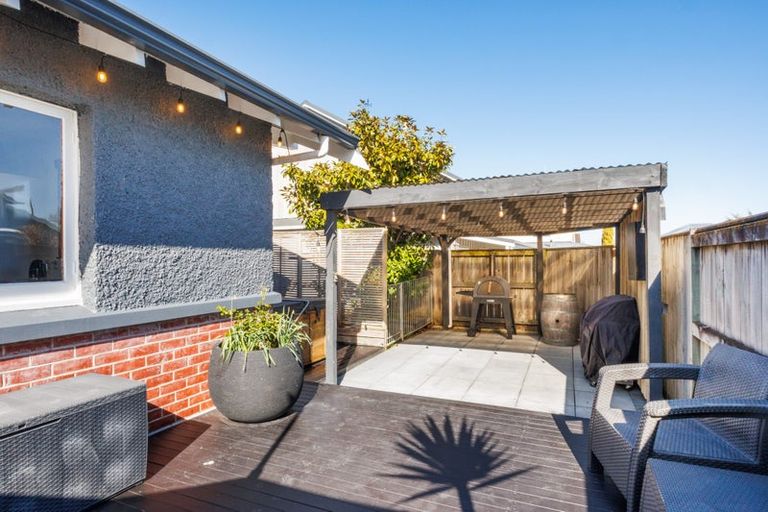 Photo of property in 116 Heretaunga Street, Palmerston North, 4414