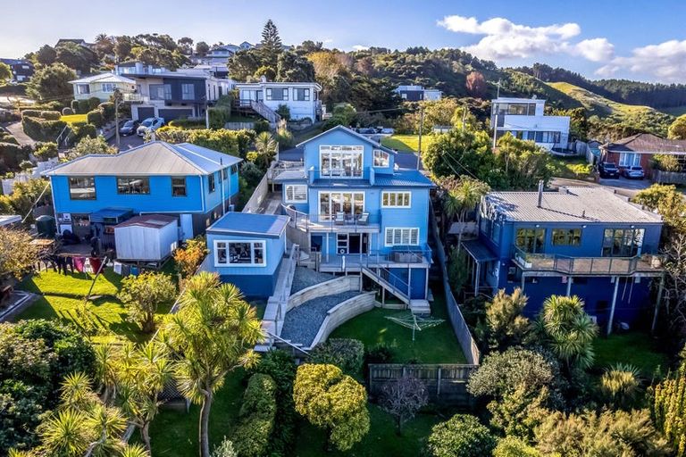 Photo of property in 14 Corlett Road, Plimmerton, Porirua, 5026