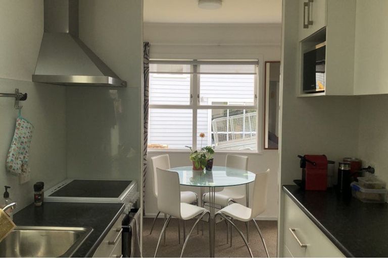 Photo of property in 6 Philip Place, Hillcrest, Auckland, 0627