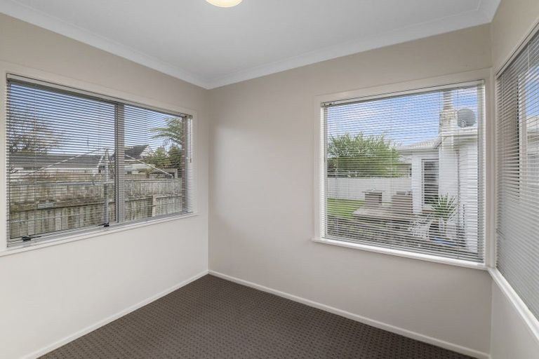 Photo of property in 4 Eton Place, Levin, 5510
