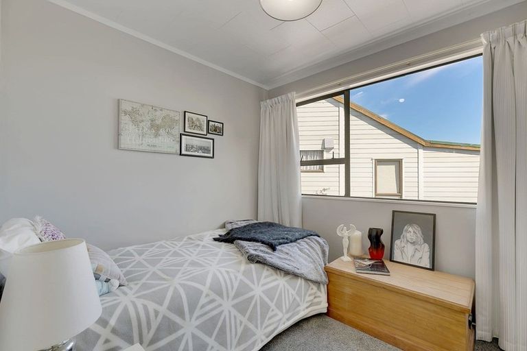 Photo of property in 11 Leeward Drive, Whitby, Porirua, 5024