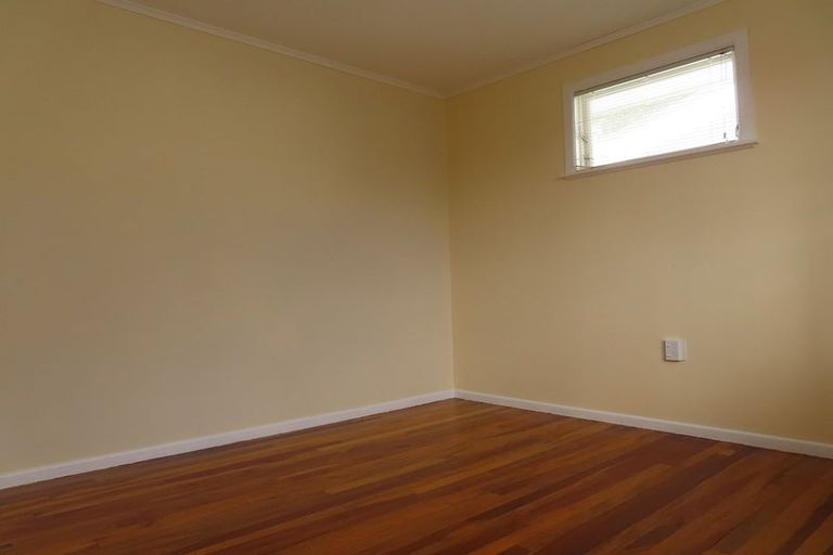 Photo of property in 60 Beazley Avenue, Paparangi, Wellington, 6037