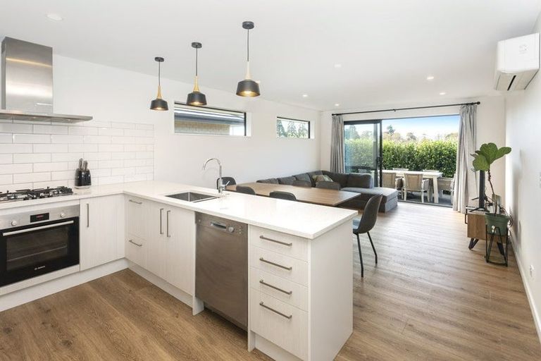 Photo of property in 4 Koral Lane, Broomfield, Christchurch, 8042