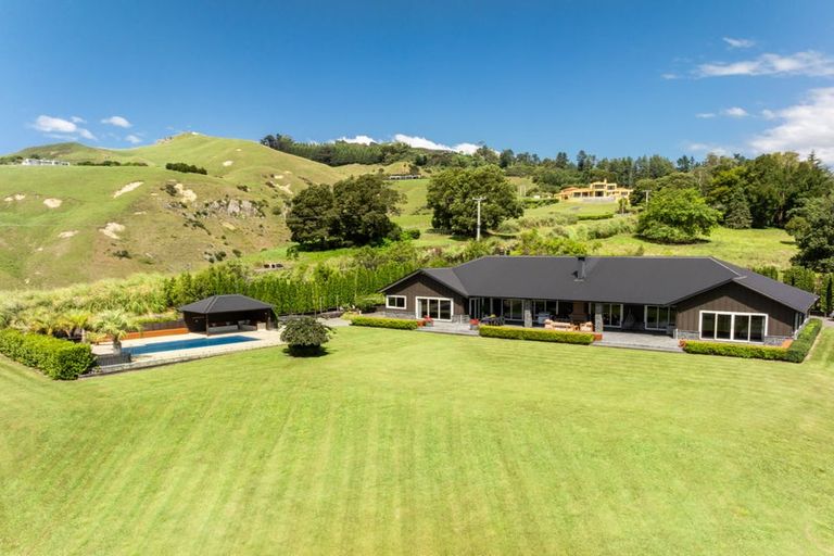 Photo of property in 194 Te Mata Peak Road, Havelock North, 4130