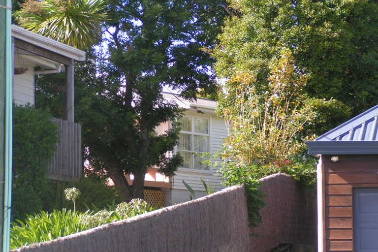 Photo of property in 2/14 Pax Avenue, Forrest Hill, Auckland, 0620
