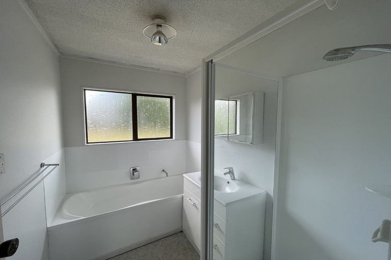 Photo of property in 8 Zenith Place, Conifer Grove, Takanini, 2112