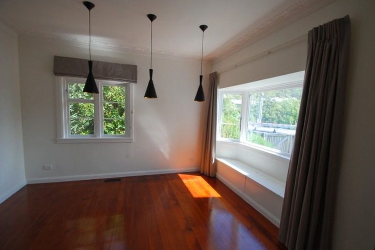 Photo of property in 41 Farm Road, Northland, Wellington, 6012