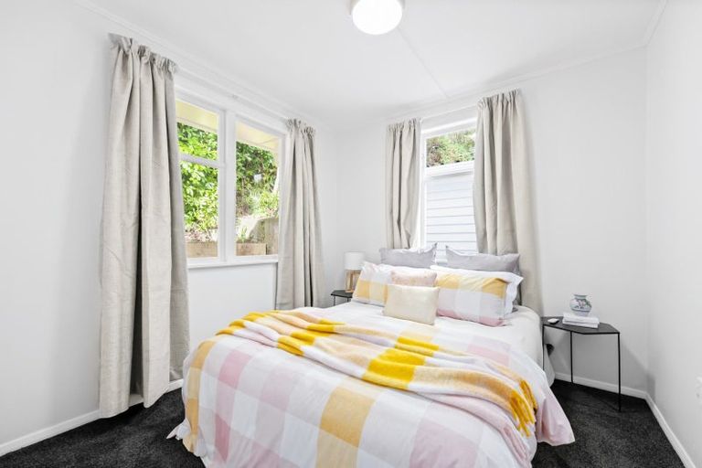 Photo of property in 7 Thomson Grove, Stokes Valley, Lower Hutt, 5019