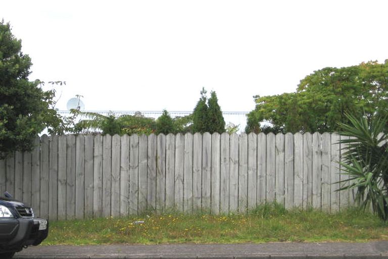 Photo of property in 1/49 Target Road, Totara Vale, Auckland, 0629
