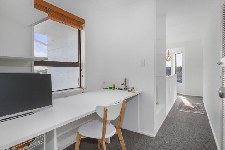 Photo of property in 40 Mercury Way, Whitby, Porirua, 5024