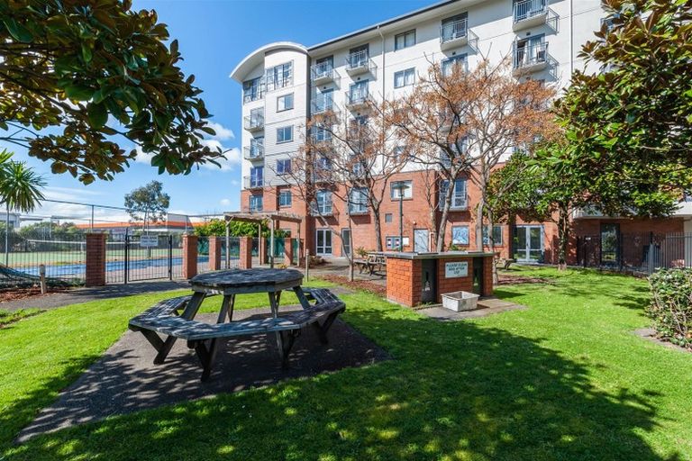 Photo of property in 6l/17 Crown Lynn Place, New Lynn, Auckland, 0600