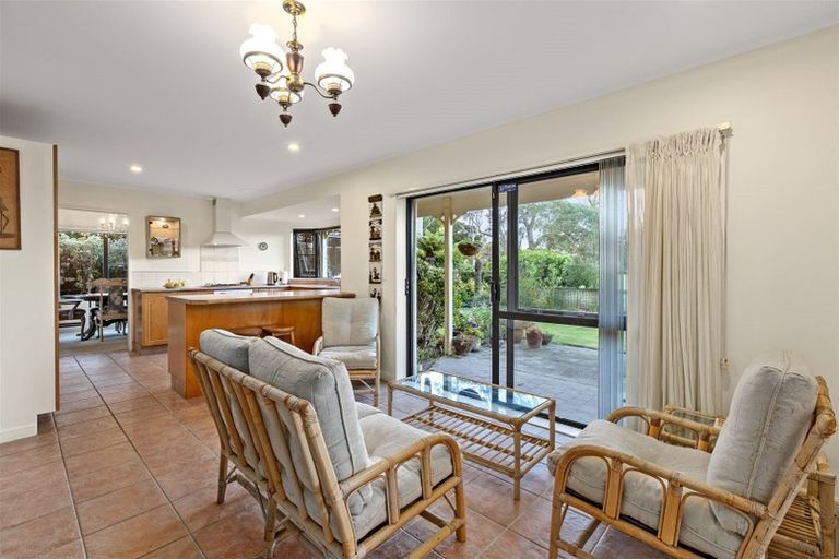 Photo of property in 42 Maygrove Drive, Orewa, 0931