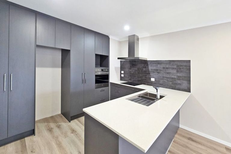 Photo of property in 14 George Yee Place, Taradale, 4112