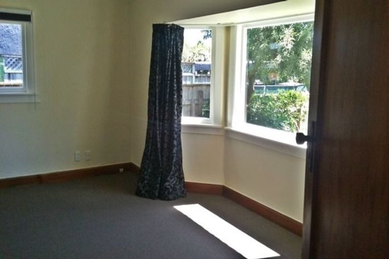 Photo of property in 38 Puriri Terrace, Roslyn, Palmerston North, 4414