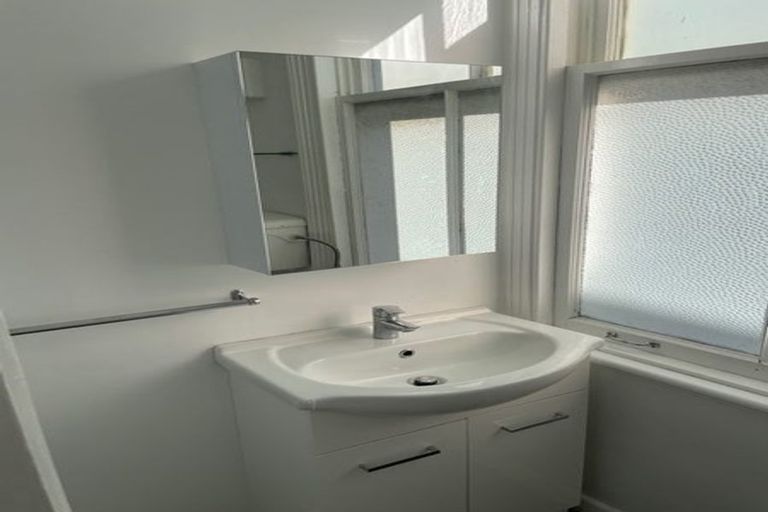 Photo of property in 1/12 Bidwill Street, Mount Cook, Wellington, 6021