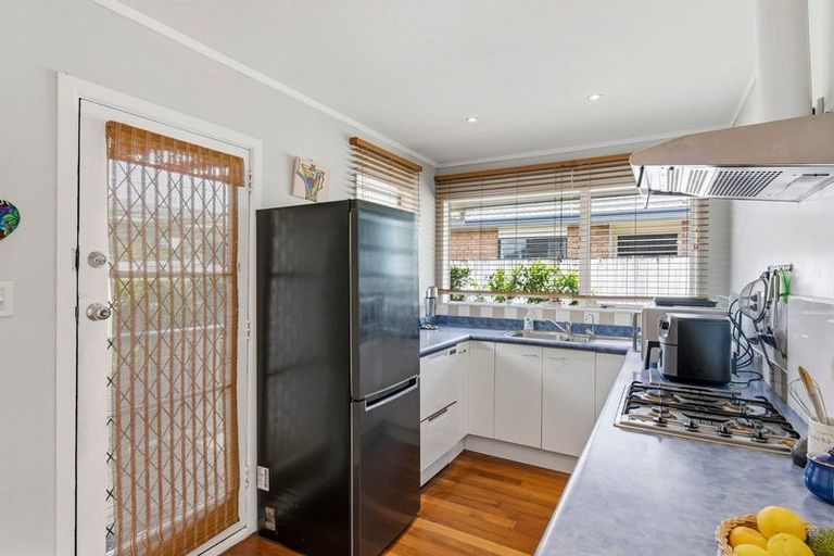 Photo of property in 17 Walton Road, Paraparaumu Beach, Paraparaumu, 5032