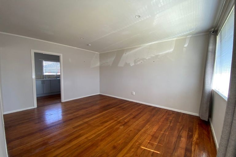 Photo of property in 2/49 Miro Street, New Lynn, Auckland, 0600