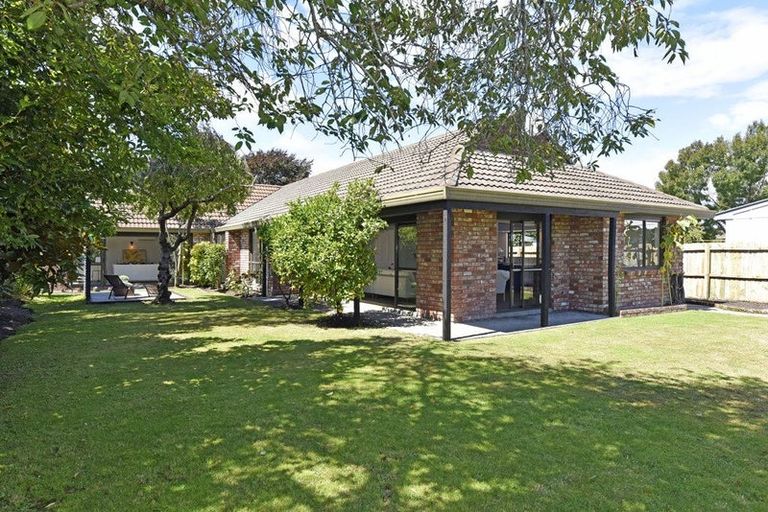 Photo of property in 3 Connemara Drive, Northwood, Christchurch, 8051