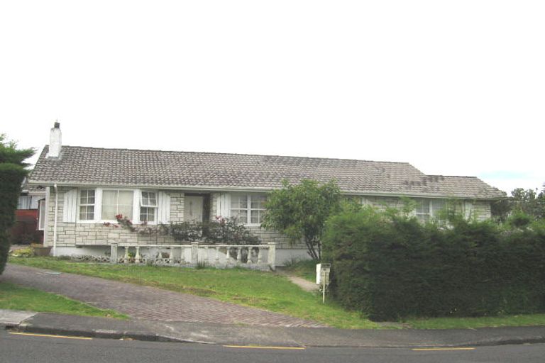 Photo of property in 40 Waverley Avenue, Glenfield, Auckland, 0629