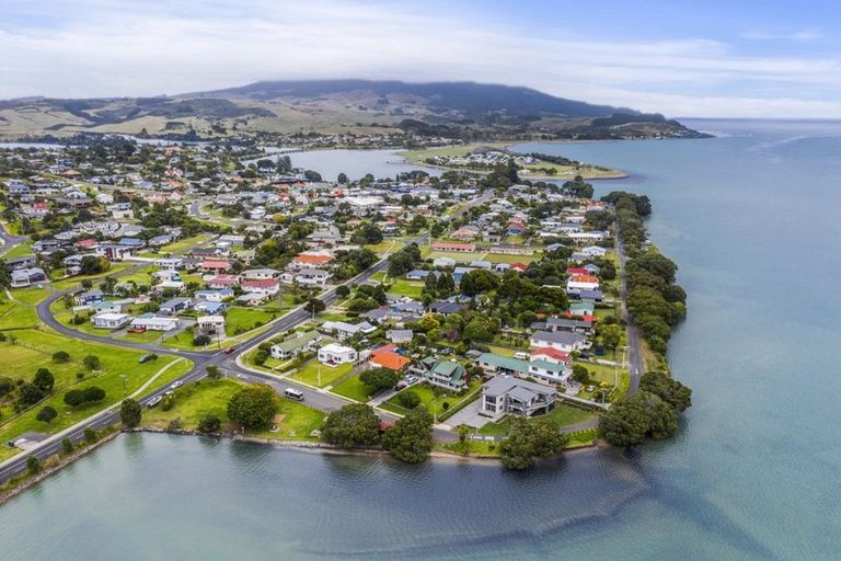 Photo of property in 39b Wallis Street, Raglan, 3225
