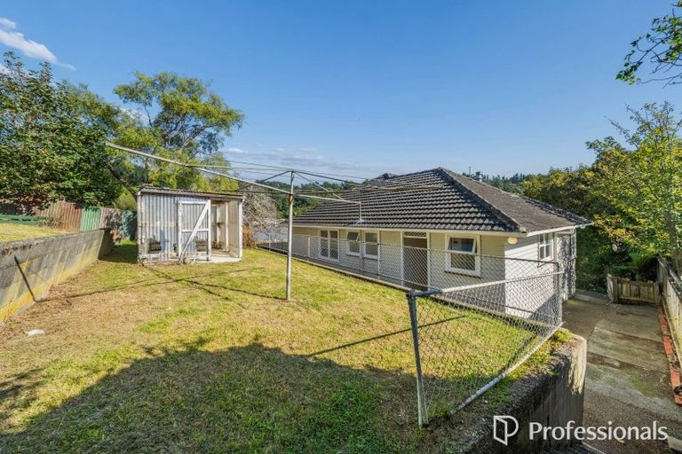 Photo of property in 5 Delaney Drive, Stokes Valley, Lower Hutt, 5019