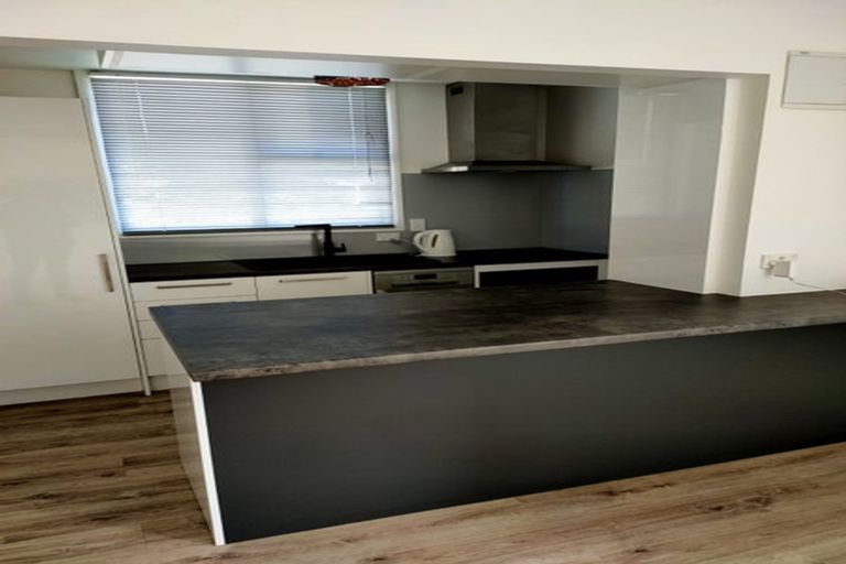 Photo of property in 19/125u Queens Drive, Lyall Bay, Wellington, 6022