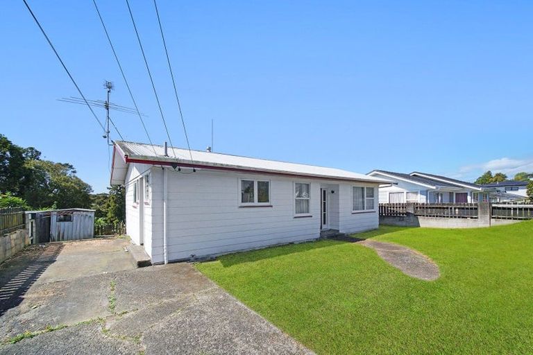 Photo of property in 71 Seaview Road, Glenfield, Auckland, 0629