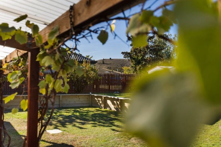 Photo of property in 70 Newcastle Street, Clyde, 9330