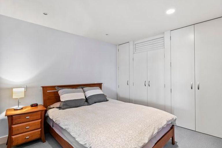 Photo of property in Shelley Bay Terraces, 3/61 Maupuia Road, Maupuia, Wellington, 6022