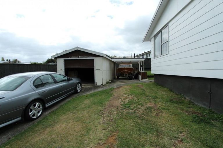 Photo of property in 15 Lancaster Crescent, Tokoroa, 3420